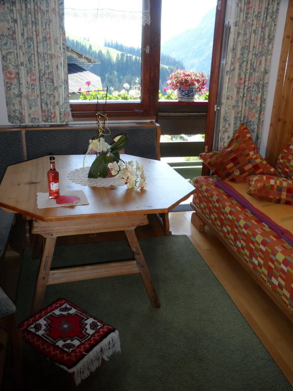 Haus Brunneck Appartement Warth  Buitenkant foto